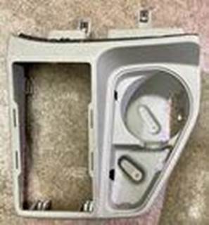 PACCAR 
CUP HOLDER DASH COMPONENT