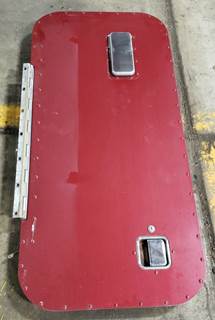 Sleeper Door pulled from a non-wrecked truck. Part is in good used condition. 
