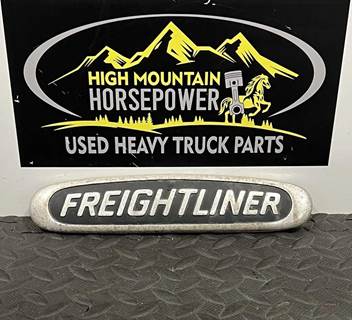 FREIGHTLINER  Nameplate Emblem