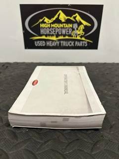 PETERBILT   Operator's Manual  P/N: Y53-6047-2CEN   05/13  