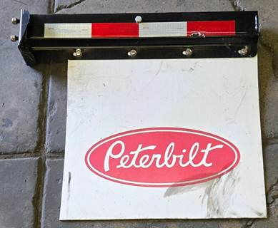 Peterbilt 579 Right Mud Flap Hanger