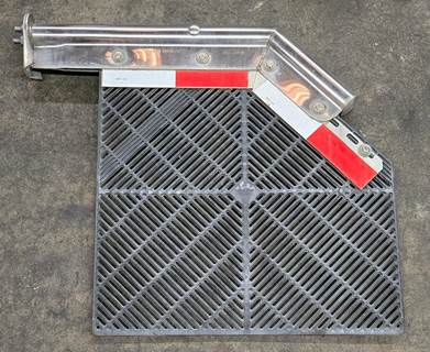 Peterbilt 579 Right Mud Flap Hanger