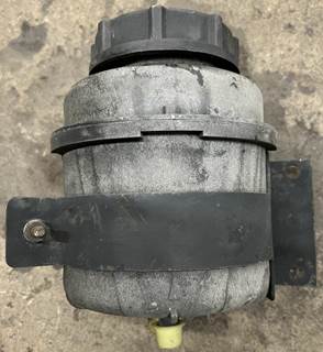 Plastic power steering reservoir pulled from a GMC. Reservoir is in good used