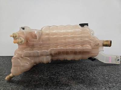 Peterbilt 579 Radiator Overflow Bottle / Surge Tank