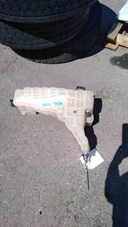 Peterbilt 579 Radiator Overflow Bottle / Surge Tank