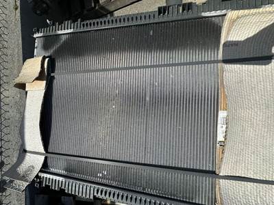 NEW OLD STOCK Paccar radiator, plastic aluminum. Fits 2011-2016  Peterbilt