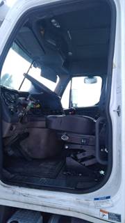 Freightliner Cascadia Left Seat