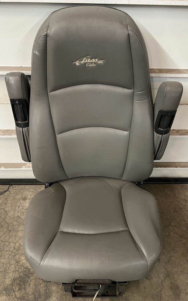 Atlas elite II gray leather seat pulled from a 2007 Kenworth W900. Seat ...