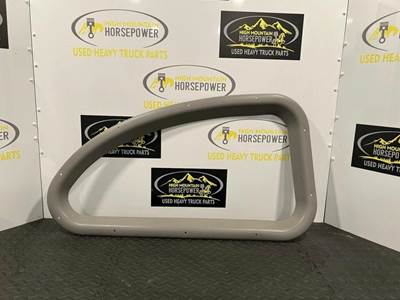 Peterbilt 587 Right Sleeper