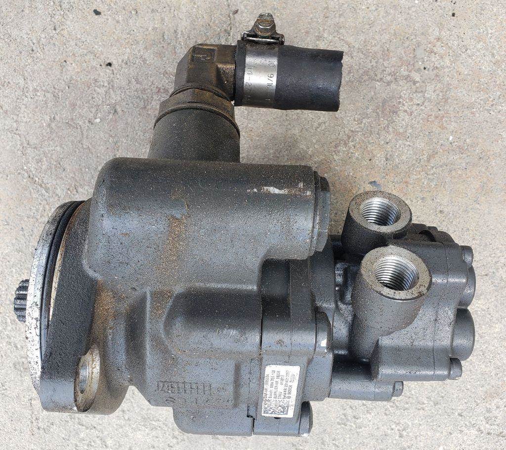 2017 Kenworth T800 Steering Pump for a Kenworth T8 Series For Sale