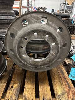 Freightliner Cascadia Tire & Rim