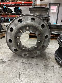 Freightliner Cascadia Tire & Rim