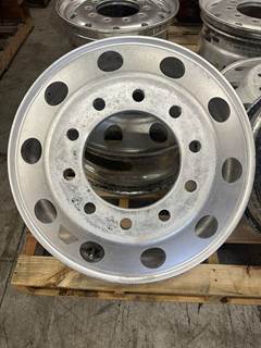 Peterbilt 365 Tire & Rim