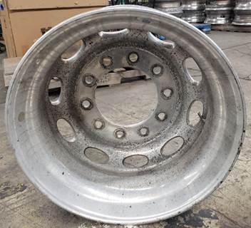 Peterbilt 567 Tire & Rim