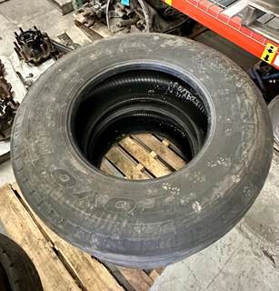 Kenworth T800 Tire
