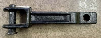 PACCAR 
Tow Hook w ONE Pin 

