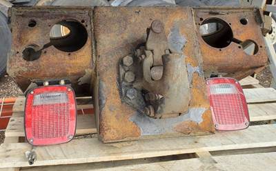 Kenworth T800 Trailer Hitch