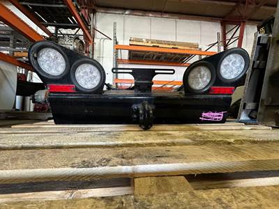 Trailer Hitch with Lights
Measurements: 33.5" Length x 7" Width x 15" Tall