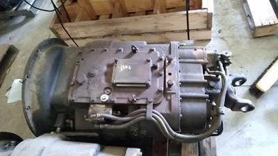 Eaton-Fuller RTLO18718B Transmission for a Kenworth W900B