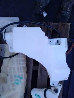 Kenworth T680 Windshield Washer Reservoir