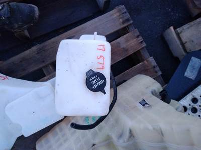 Peterbilt 579 Windshield Washer Reservoir