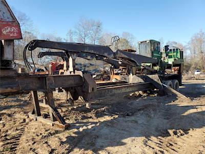 John Deere 335C Log Loader