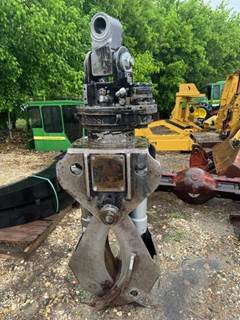 John Deere 337E Trailer-Mounted Log Loader