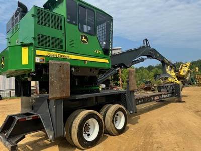 John Deere 437E Trailer-Mounted Log Loader