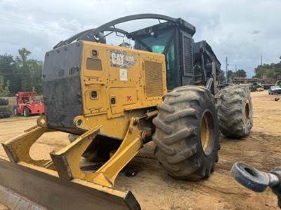 Caterpillar 525D Skidder