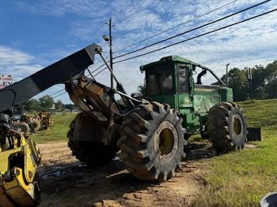 John Deere 748L Skidder