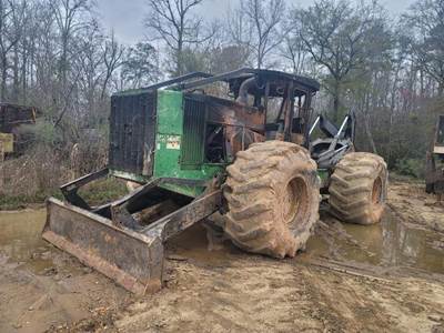 John Deere 848L Wheeled Grapple Skidder