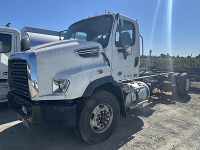 Freightliner 114SD Cab & Chassis Truck - Cummins, 500HP, Automatic