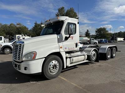 Freightliner Cascadia 125 Tri Axle Cab & Chassis Truck - Detroit, 505HP, 12 Speed Manual