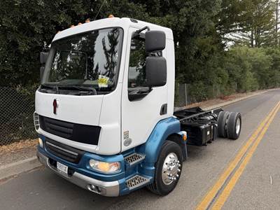 Kenworth K370 Single Axle Cab & Chassis Truck - Paccar, 250HP, 6 Speed Allison Rds Automatic