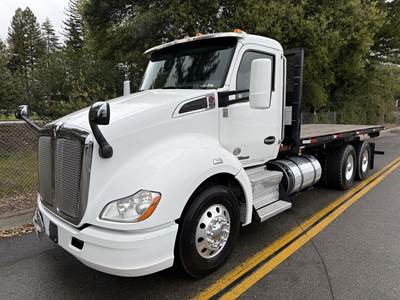 Kenworth T680 Tandem Axle Cab & Chassis Truck - Paccar, 400HP, 12 Speed Ultrashift Automatic