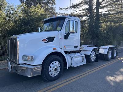 Peterbilt 567 Tandem Axle Cab & Chassis Truck - Paccar, 515HP, 18 Speed Manual