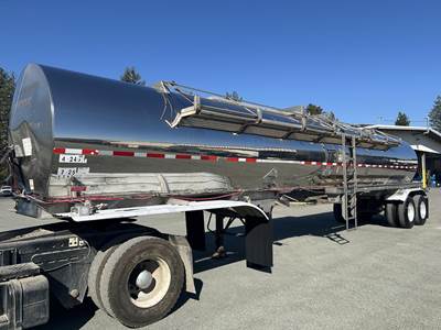 BULK 7000 GAL. Chemical / Acid Tank Trailer