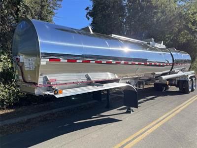 Wabash Tandem Axle Stainless Steel Chemical / Acid Tank Trailer - Intraax
