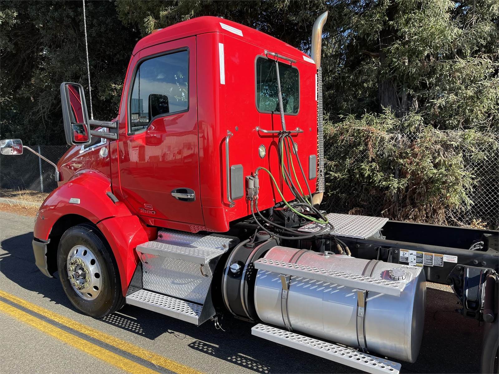 2017 Kenworth T680 Day Cab Truck Paccar 455HP, Automatic For Sale