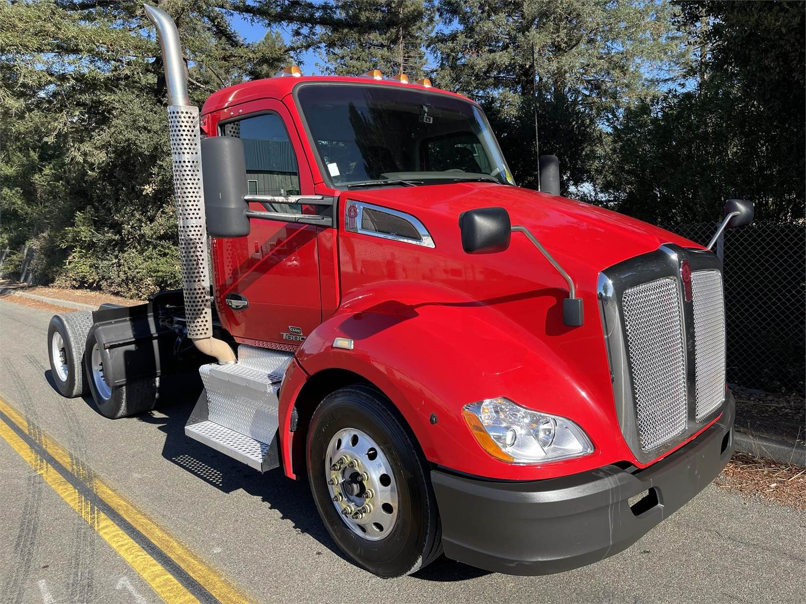 2017 Kenworth T680 Day Cab Truck Paccar 455HP, Automatic For Sale