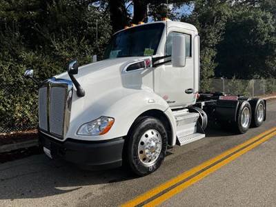 Kenworth T680 Day Cab Truck - Paccar 405HP, 12 Speed Automatic