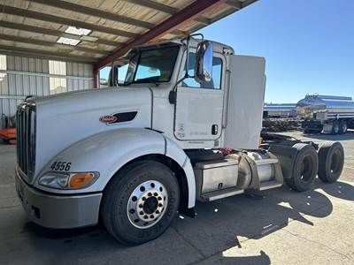 Peterbilt 384 Day Cab Truck - Paccar 380HP, 10 Speed Manual