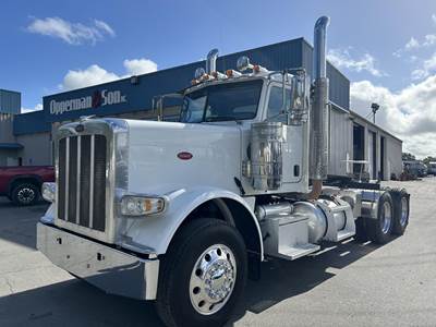 Peterbilt 389 Day Cab Truck - Paccar 485HP, 13 Speed Manual