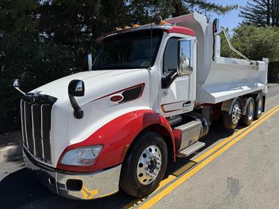 Peterbilt 579 Day Cab Truck - Paccar 510HP, 13 Speed Manual