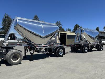 Beall 550 CF. Dry Bulk / Pneumatic Tank Trailer