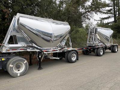 Beall 550 CF. Dry Bulk / Pneumatic Tank Trailer