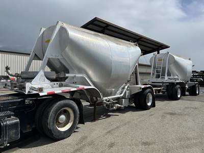 Heil 560 CU. Dry Bulk / Pneumatic Tank Trailer