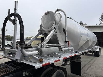 Heil Tandem Axle Aluminum Dry Bulk / Pneumatic Tank Trailer - Air Ride, Fixed Axle