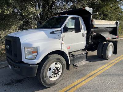 Ford F-750 Single Axle Dump Truck - 6.8L TRITON V10, Automatic
