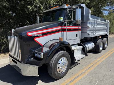 Kenworth T800 Dump Truck - Cummins 425HP, 13 Speed Manual, 15' Dump